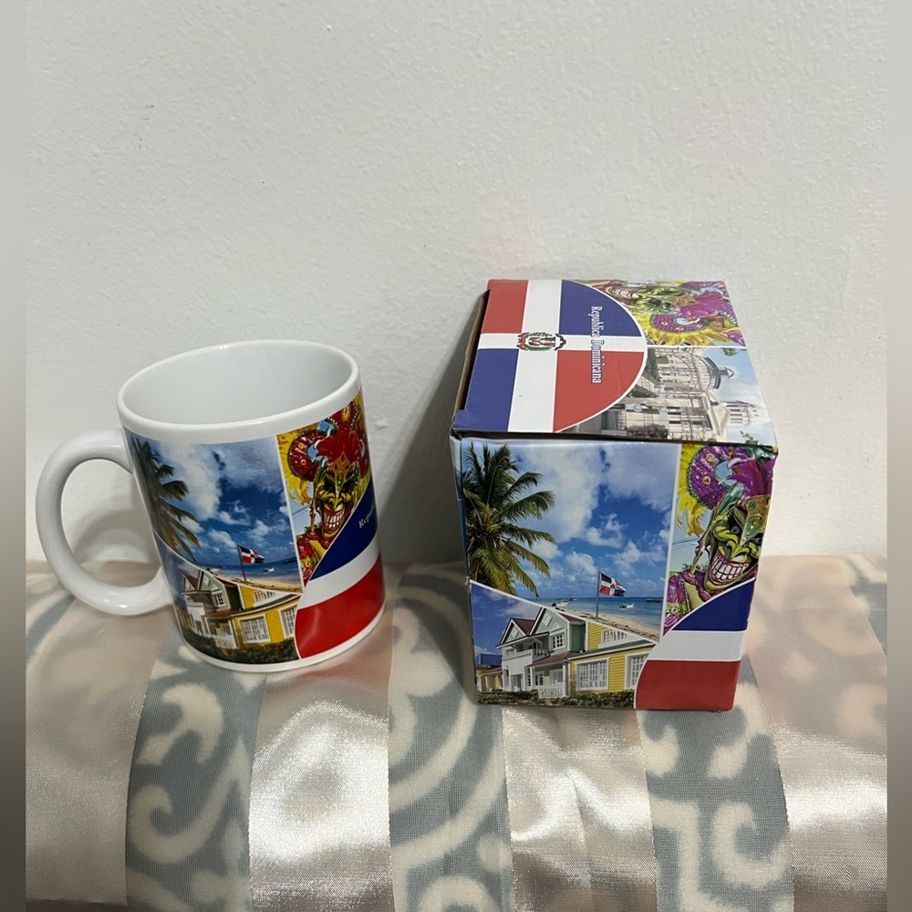 NEW  MUG  WITH BOX REPUBLICA DOMINICANA